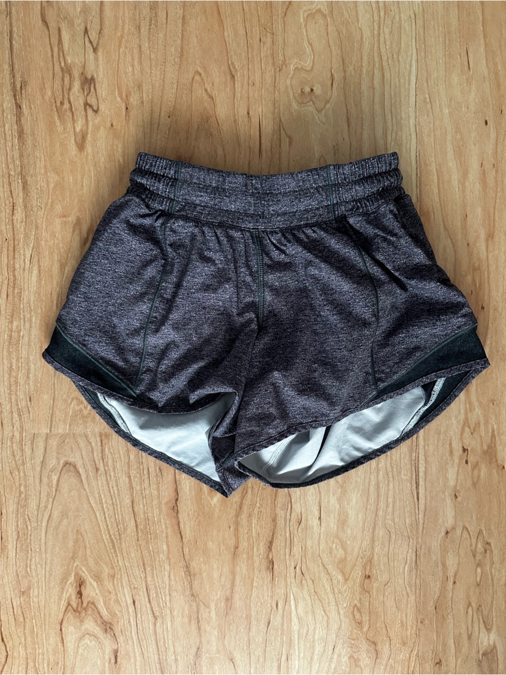 Size 2 Lulu Low Rise Hotty Hot 4in